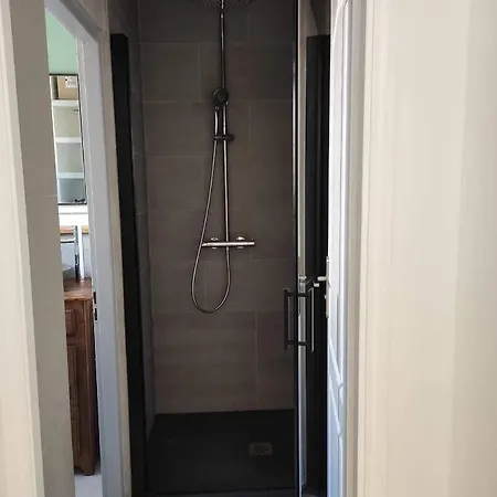 Chaleureux Equipe Climatise A Jacou *