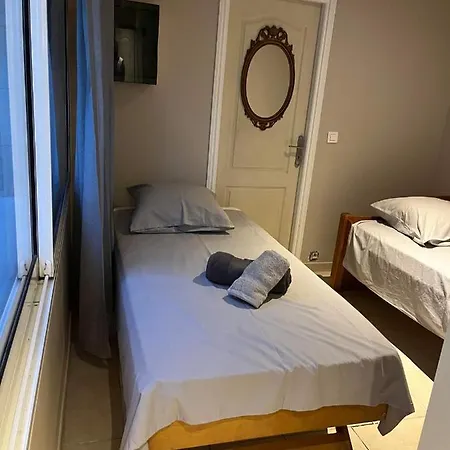 Chaleureux Equipe Climatise A Jacou * モンペリエ